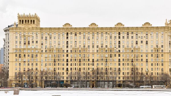 Дом на Смоленской набережной в Москве Дом на Смоленской набережной в Москве