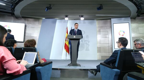Премьер-министр Испании Педро Санчес на пресс-конференции