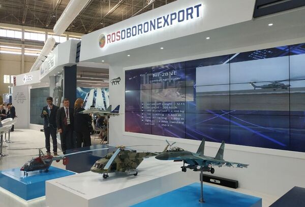 Стенд компании Рособоронэкспорт на выставке Aero India в Бангалоре Стенд компании Рособоронэкспорт на выставке Aero India в Бангалоре