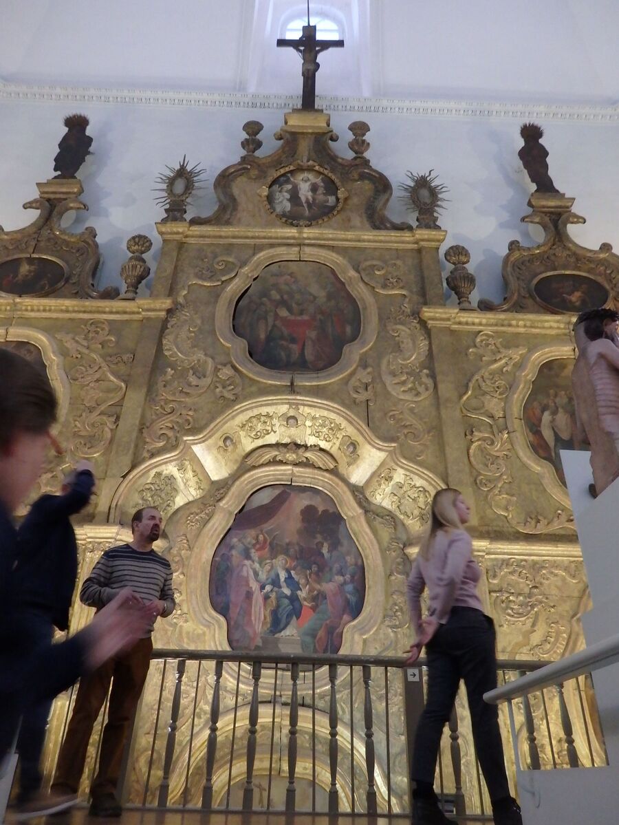 Иконостас в галерее Иконостас в галерее