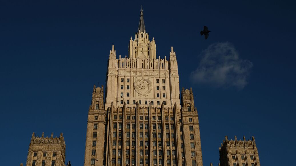 Спецпредставитель США обсудил в МИД России денуклеаризацию КНДР Спецпредставитель США обсудил в МИД России денуклеаризацию КНДР
