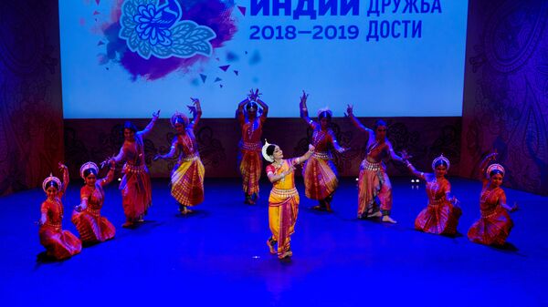 Концерт индийской танцевальной группы Гита Упасана в Москве Концерт индийской танцевальной группы Гита Упасана в Москве
