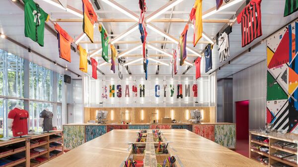 Nike Box MSK / KOSMOS architects + Strelka KB Nike Box MSK / KOSMOS architects + Strelka KB