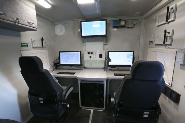Операторский отсек высокомобильного мишенного комплекса Адъютант Операторский отсек высокомобильного мишенного комплекса Адъютант