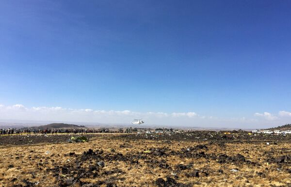 На месте крушения самолета в Эфиопии На месте крушения самолета в Эфиопии
