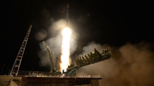 Старт ракеты-носителя Союз-ФГ с пилотируемым кораблем Союз МС-12 со стартового стола первой Гагаринской стартовой площадки космодрома Байконур Старт ракеты-носителя Союз-ФГ с пилотируемым кораблем Союз МС-12 со стартового стола первой Гагаринской стартовой площадки космодрома Байконур