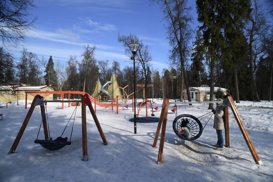 Детская площадка в парке Сарова Детская площадка в парке Сарова
