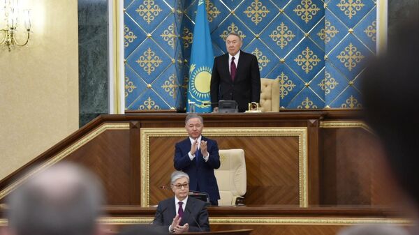 Председатель Сената Парламента Казахстана Касым-Жомарт Токаев и экс-президент Казахстана Нурсултан Назарбаев на совместном заседании палат парламента Казахстана. 20 марта 2019