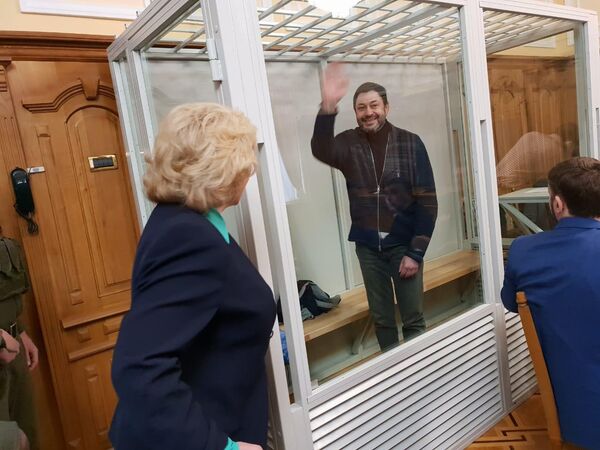 Уполномоченный по правам человека в РФ Татьяна Москалькова и руководитель портала РИА Новости Украина Кирилл Вышинский на заседании Верховного суда Украины Уполномоченный по правам человека в РФ Татьяна Москалькова и руководитель портала РИА Новости Украина Кирилл Вышинский на заседании Верховного суда Украины