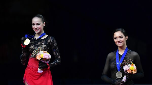 Алина Загитова и Евгения Медведева Алина Загитова и Евгения Медведева