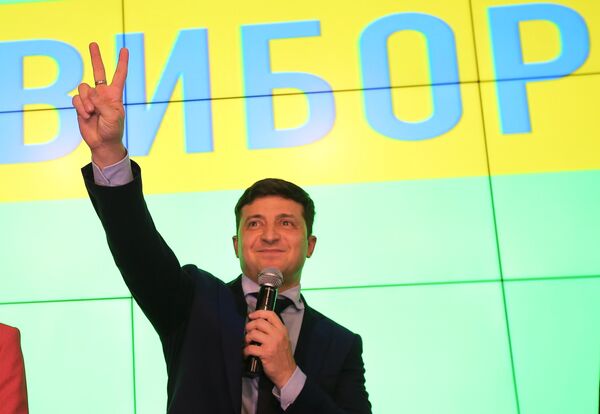 Кандидат в президенты Украины, актер Владимир Зеленский в своем избирательном штабе в Киеве Кандидат в президенты Украины, актер Владимир Зеленский в своем избирательном штабе в Киеве
