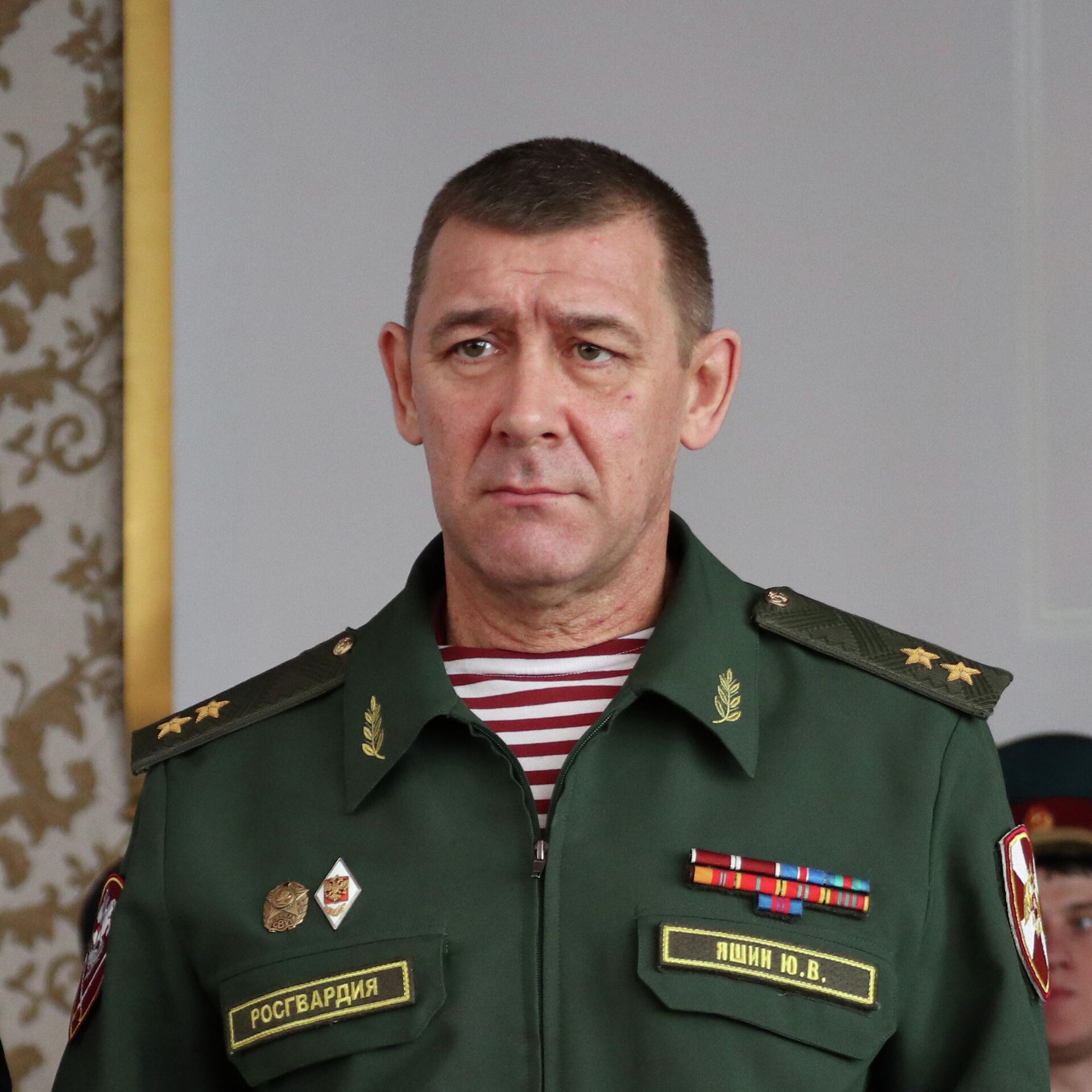 Генерал лейтенант Яшин Юрий Викторович