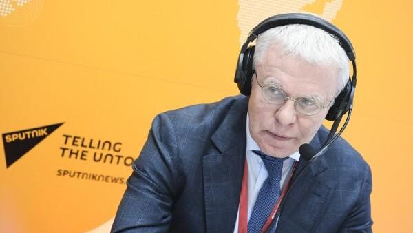 Первый заместитель председателя комитета по физической культуре, спорту, туризму и делам молодежи Госдумы РФ Вячеслав Фетисов в эфире радио Sputnik на Международном арктическом форуме Арктика – территория диалога Первый заместитель председателя комитета по физической культуре, спорту, туризму и делам молодежи Госдумы РФ Вячеслав Фетисов в эфире радио Sputnik на Международном арктическом форуме Арктика – территория диалога