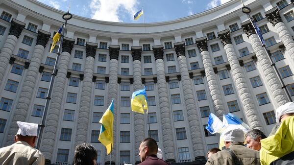 Здание Кабинета министров Украины в Киеве