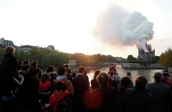 Пожар в соборе Нотр-Дам-де-Пари в Париже, Франция. 15 апреля 2019 Пожар в соборе Нотр-Дам-де-Пари в Париже, Франция. 15 апреля 2019