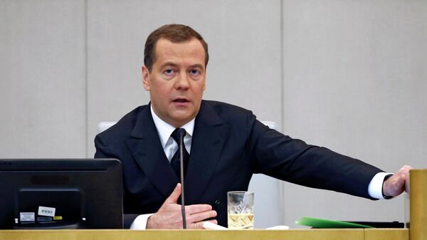 Председатель правительства РФ Дмитрий Медведев после выступления в Государственной Думе РФ с отчётом правительства РФ о результатах деятельности за 2018 года. 17 апреля 2019 Председатель правительства РФ Дмитрий Медведев после выступления в Государственной Думе РФ с отчётом правительства РФ о результатах деятельности за 2018 года. 17 апреля 2019