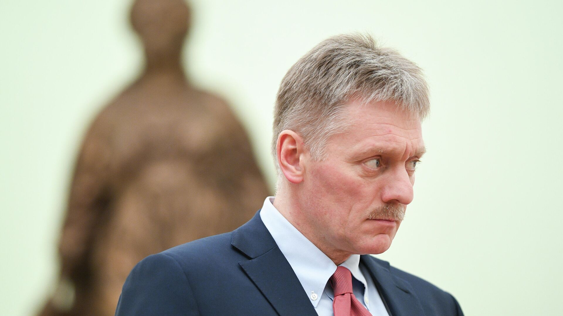 Заместитель руководителя администрации президента – пресс-секретарь президента РФ Дмитрий Песков Заместитель руководителя администрации президента – пресс-секретарь президента РФ Дмитрий Песков - РИА Новости, 1920, 03.09.2020