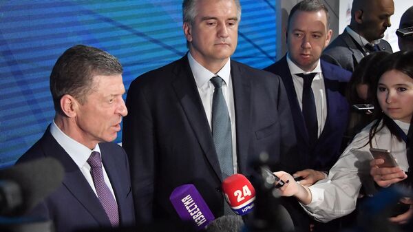 Заместитель председателя правительства РФ Дмитрий Козак и глава Республики Крым Сергей Аксёнов на Ялтинском международном экономическом форуме Заместитель председателя правительства РФ Дмитрий Козак и глава Республики Крым Сергей Аксёнов на Ялтинском международном экономическом форуме