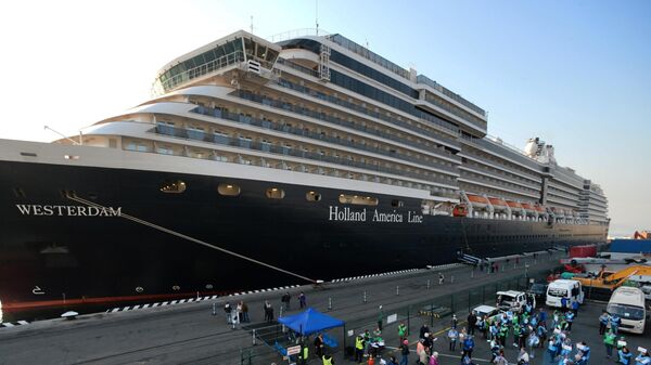 Круизный лайнер Westerdam у причала морского вокзала Владивостока. 22 апреля 2019 Круизный лайнер Westerdam у причала морского вокзала Владивостока. 22 апреля 2019