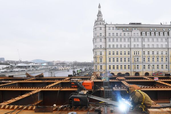 Ремонтные работы на Москворецком мосту Ремонтные работы на Москворецком мосту
