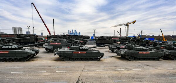 Военная техника, которую доставили в Москву с полигона Алабино для участия в параде Победы на Красной площади 9 мая Военная техника, которую доставили в Москву с полигона Алабино для участия в параде Победы на Красной площади 9 мая