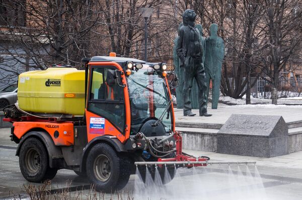 Мойка тротуаров шампунем в Москве Мойка тротуаров шампунем в Москве