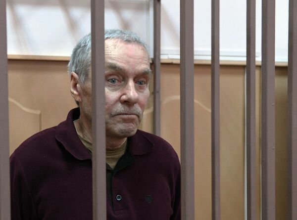 Отец полковника МВД Дмитрия Захарченко Виктор в Басманном суде Москвы