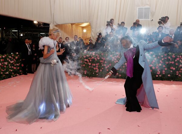 Актриса Зендая на благотворительном балу Института костюма Met Gala 2019 в Нью-Йорке Актриса Зендая на благотворительном балу Института костюма Met Gala 2019 в Нью-Йорке