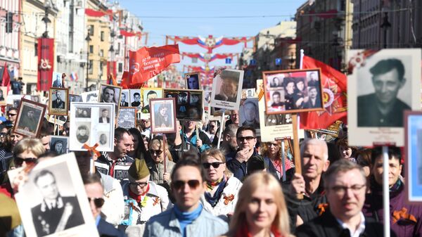 Участники акции Бессмертный полк в Санкт-Петербурге Участники акции Бессмертный полк в Санкт-Петербурге
