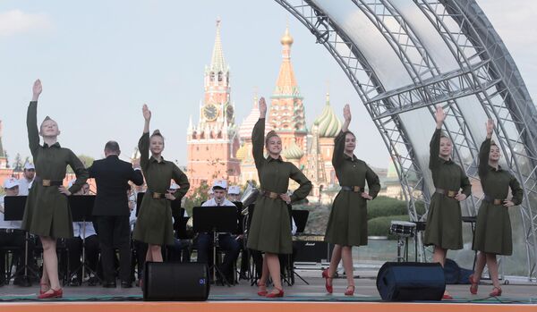 Участники III смотра-конкурса детских духовых оркестров ЦФО в парке Зарядье в Москве Участники III смотра-конкурса детских духовых оркестров ЦФО в парке Зарядье в Москве