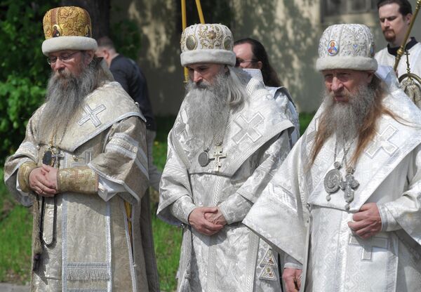 Епископы старообрядческой русской церкви во время праздника в духовном центре старообрядчества Рогожская слобода в Москве Епископы старообрядческой русской церкви во время праздника в духовном центре старообрядчества Рогожская слобода в Москве