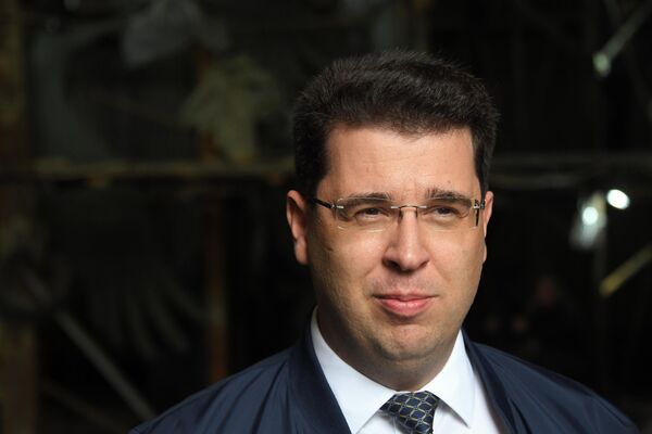 Исполнительный директор РВИО Александр Барков в мастерской скульптора Андрея Коробцова, где создается полномасштабная 25-метровая модель скульптуры Советского солдата для Ржевского мемориала в Тверской области Исполнительный директор РВИО Александр Барков в мастерской скульптора Андрея Коробцова, где создается полномасштабная 25-метровая модель скульптуры Советского солдата для Ржевского мемориала в Тверской области