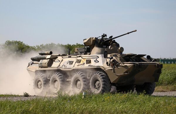 Бронетранспортер БТР-82 на полигоне Ейский Учебного центра войсковой противовоздушной обороны, где проходит всеармейский конкурс Чистое небо Бронетранспортер БТР-82 на полигоне Ейский Учебного центра войсковой противовоздушной обороны, где проходит всеармейский конкурс Чистое небо