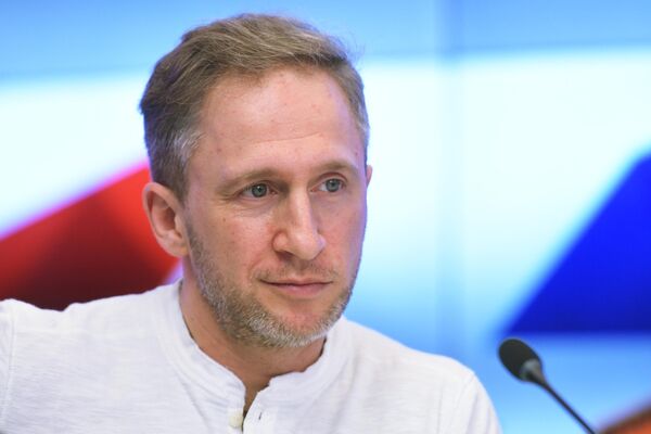 Актер, музыкант, ведущий программ на радио и телевидении Оскар Кучера Актер, музыкант, ведущий программ на радио и телевидении Оскар Кучера