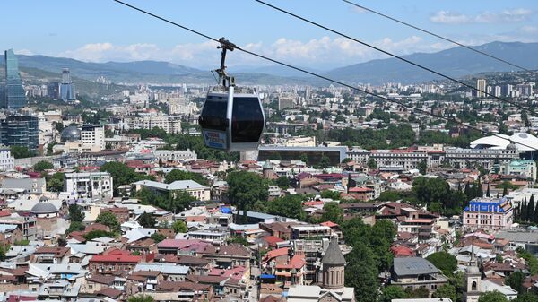 Канатная дорога в городе Тбилиси в Грузии Канатная дорога в городе Тбилиси в Грузии