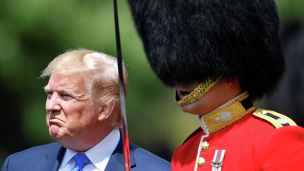Президент США Дональд Трамп в Букингемском дворце в Лондоне. 3 июня 2019 Президент США Дональд Трамп в Букингемском дворце в Лондоне. 3 июня 2019