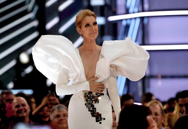 Селин Дион выступает на Billboard Music Awards Селин Дион выступает на Billboard Music Awards