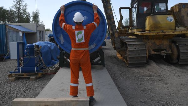 Рабочий на участке строительства газопровода Северный поток — 2