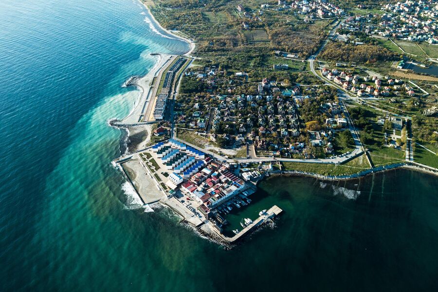 Вид на Тонкий мыс в Геленджике Вид на Тонкий мыс в Геленджике