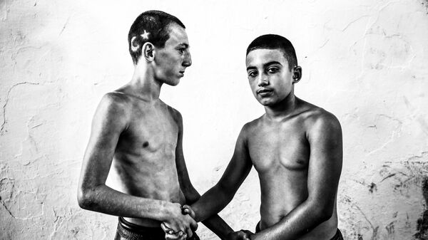 Работа фотографа Элифа Озтюрк Озгонку Фестиваль масляной борьбы Киркпинар. Турция
Работа фотографа Элифа Озтюрк Озгонку Фестиваль масляной борьбы Киркпинар. Турция