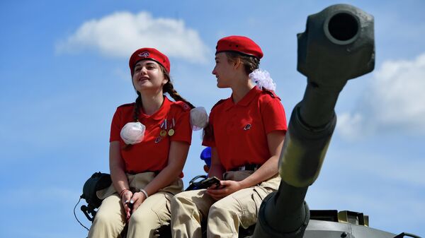 Представители военно-патриотического общественного движения Юнармия на Международном военно-техническом форуме Армия-2019 Представители военно-патриотического общественного движения Юнармия на Международном военно-техническом форуме Армия-2019