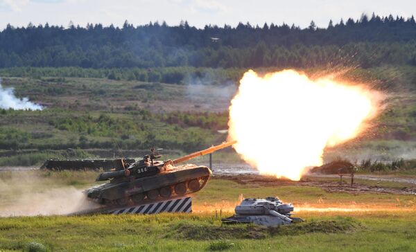 Танк Т-90А во время динамического показа современных и перспективных образцов вооружений, военной и специальной техникина V Международном военно-техническом форуме Армия-2019 Танк Т-90А во время динамического показа современных и перспективных образцов вооружений, военной и специальной техникина V Международном военно-техническом форуме Армия-2019