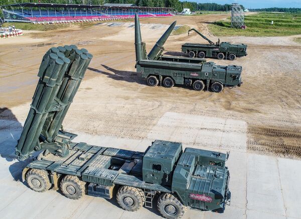 Боевая машина реактивной системы залпового огня Смерч, самоходная пусковая установка 9П78-1 Искандер-М и транспортно-заряжающая машина 9т234 Боевая машина реактивной системы залпового огня Смерч, самоходная пусковая установка 9П78-1 Искандер-М и транспортно-заряжающая машина 9т234