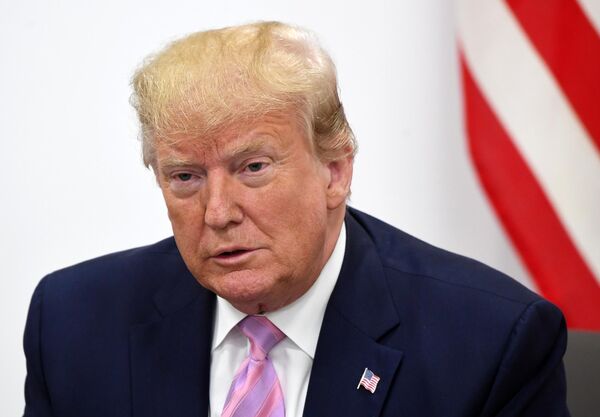 28 июня 2019. Президент США Дональд Трамп во время беседы с президентом РФ Владимиром Путиным на полях саммита Группы двадцати в Осаке 28 июня 2019. Президент США Дональд Трамп во время беседы с президентом РФ Владимиром Путиным на полях саммита Группы двадцати в Осаке