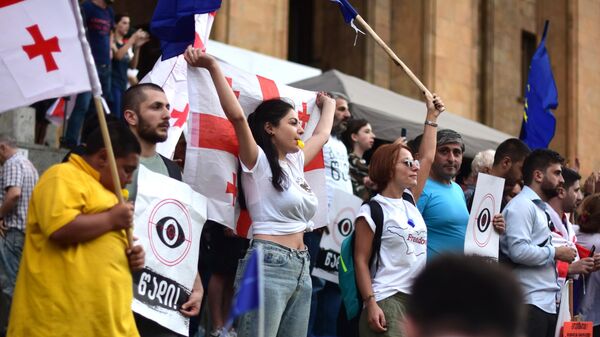 Участники Марша свободы на проспекте Руставели в Тбилиси. 29 июня 2019 Участники Марша свободы на проспекте Руставели в Тбилиси. 29 июня 2019