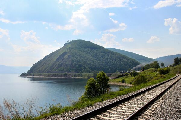 Кругобайкальская железная дорога - участок Восточно-Сибирской железной дороги по берегу озера Байкал