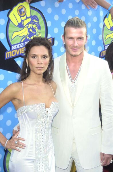 Дэвид и Виктория Бекхэм на церемонии вручения наград MTV Movie Awards 2003 в Лос-Анджелесе Дэвид и Виктория Бекхэм на церемонии вручения наград MTV Movie Awards 2003 в Лос-Анджелесе