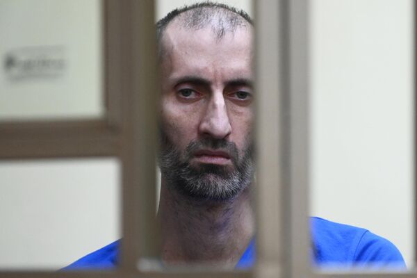Участник бандгруппы Шамиля Басаева, гражданин России Аслан Яндиев, обвиняемый в причастности к серии терактов во Владикавказе Участник бандгруппы Шамиля Басаева, гражданин России Аслан Яндиев, обвиняемый в причастности к серии терактов во Владикавказе
