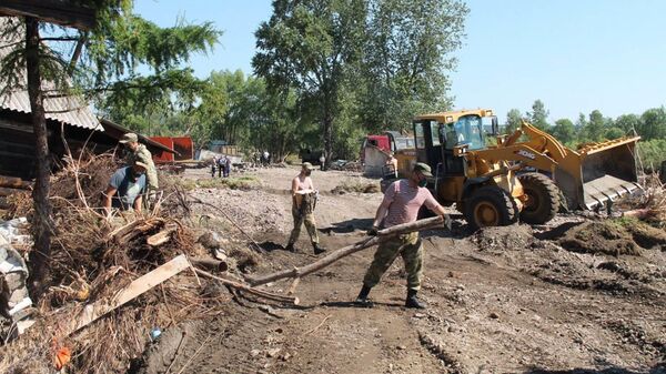 Росгвардия организовала 9 стационарных пунктов раздачи воды в Иркутской области