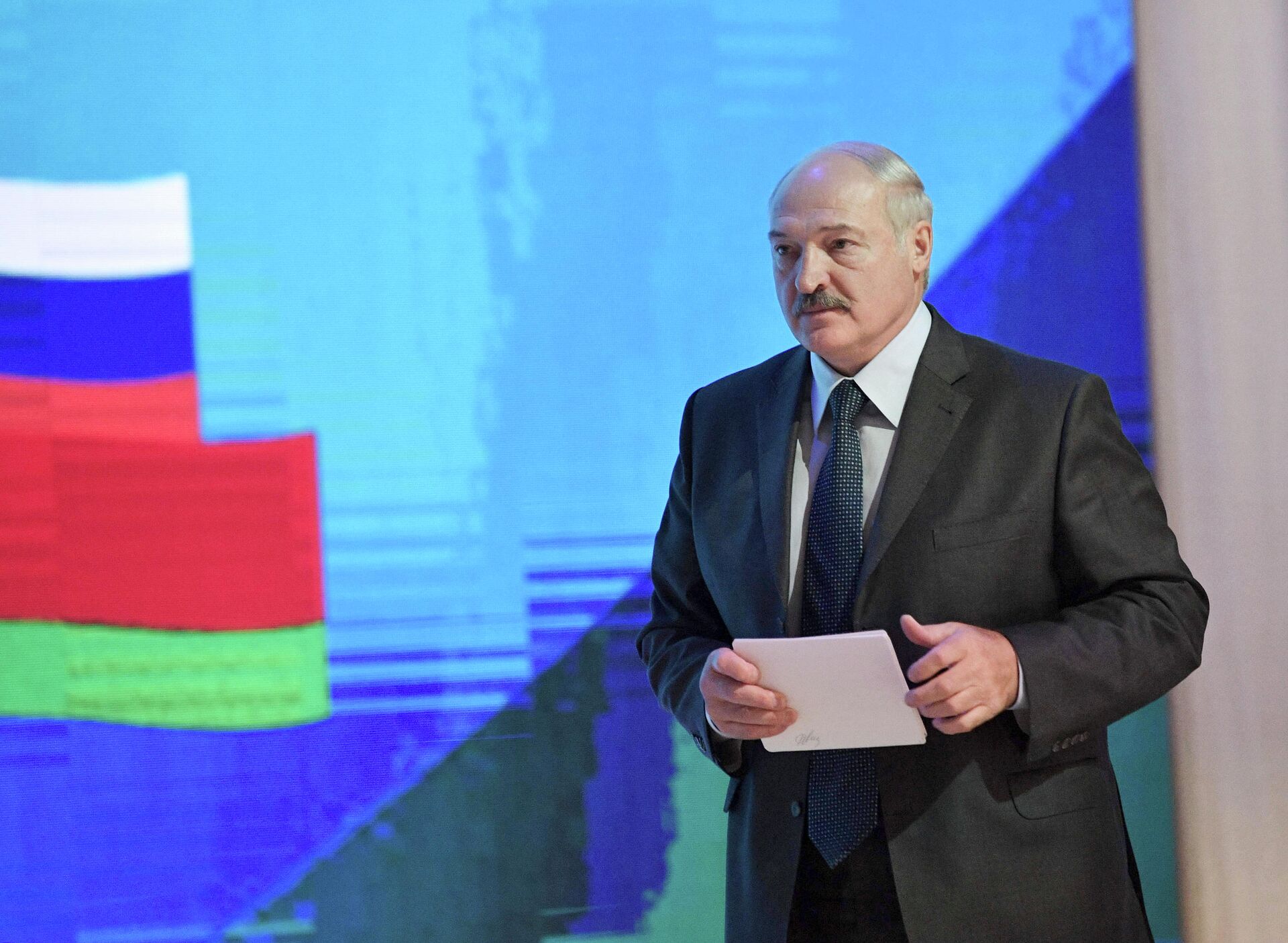 Президент Республики Беларусь Александр Лукашенко на пленарном заседании Пятого форума регионов России и Белоруссии Приоритетные направления развития регионального сотрудничества как ключевого фактора интеграции и союзного строительства Президент Республики Беларусь Александр Лукашенко на пленарном заседании Пятого форума регионов России и Белоруссии Приоритетные направления развития регионального сотрудничества как ключевого фактора интеграции и союзного строительства - РИА Новости, 1920, 09.09.2020